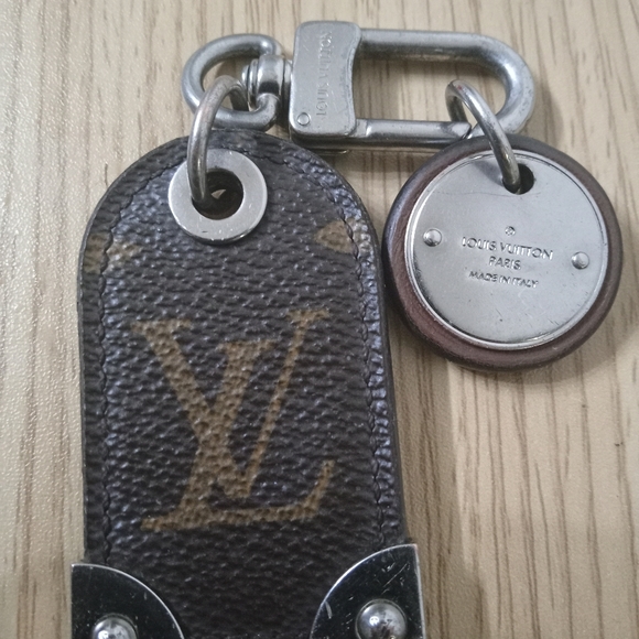 Louis Vuitton Brown keychain fob - Picture 2 of 4